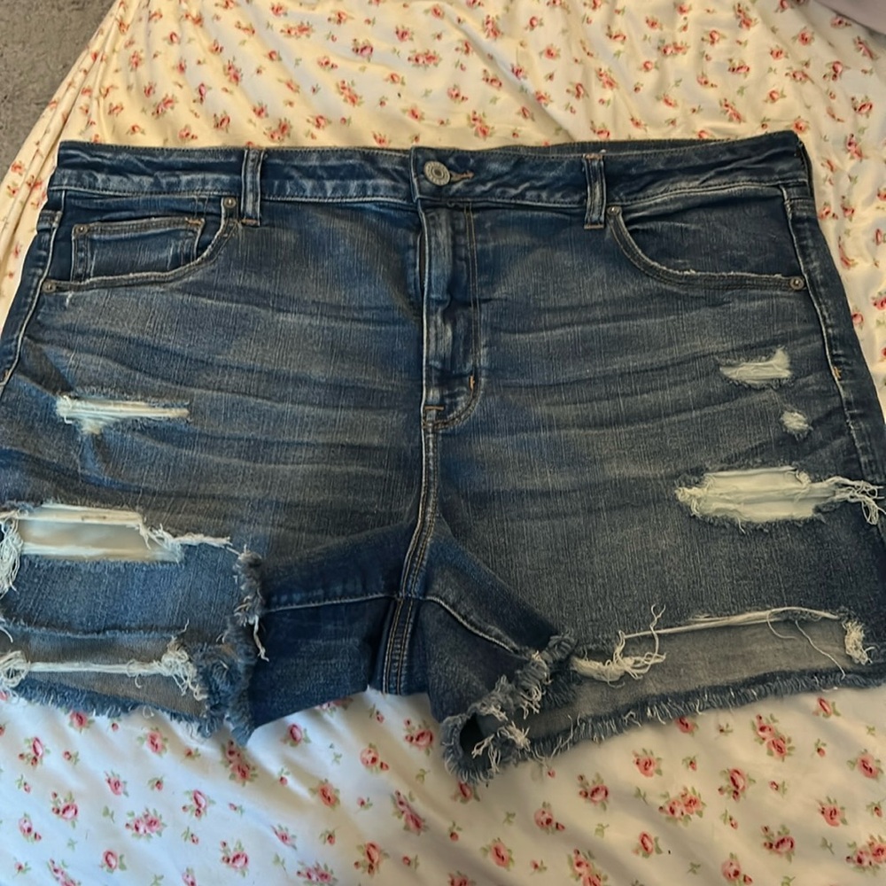 American Eagle size 20 high-rise shortie jeans shorts.